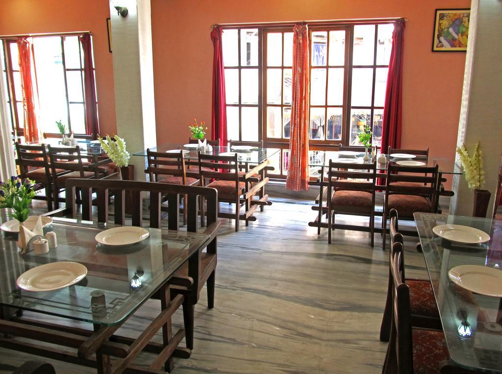 Hotel Alpine Crest Гангток Экстерьер фото