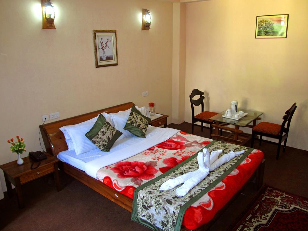 Hotel Alpine Crest Гангток Экстерьер фото